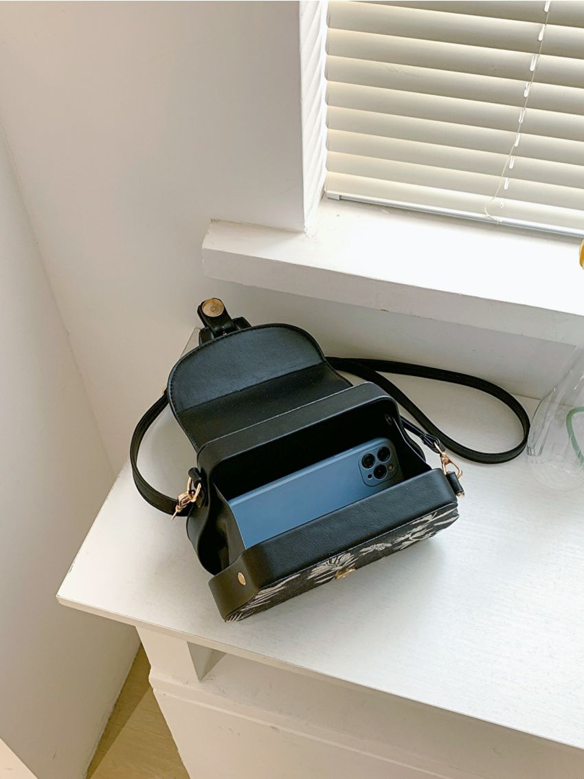 Plant Pattern Buckle Decor Flap Square Bag