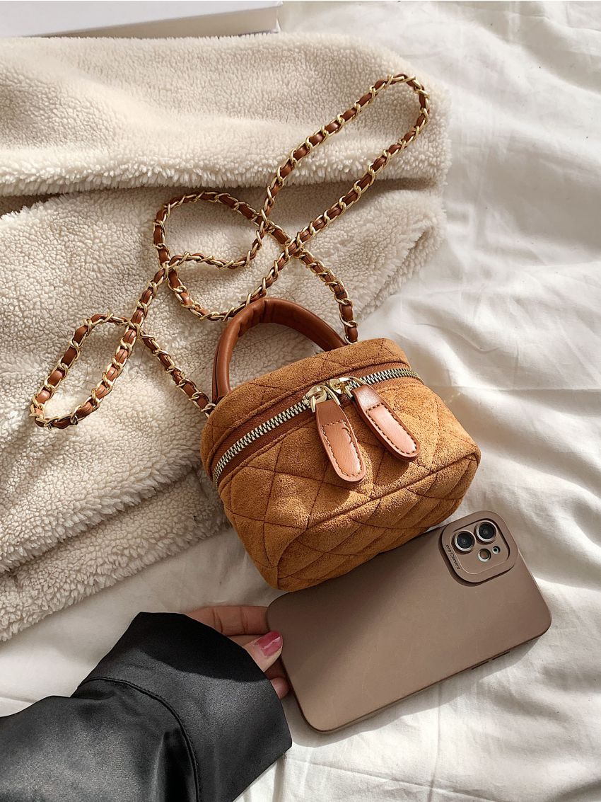 Mini Quilted Pattern Chain Bucket Bag