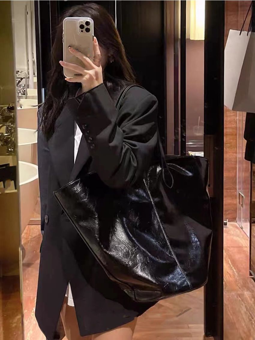 Minimalist Shoulder Tote Bag With Inner Pouch