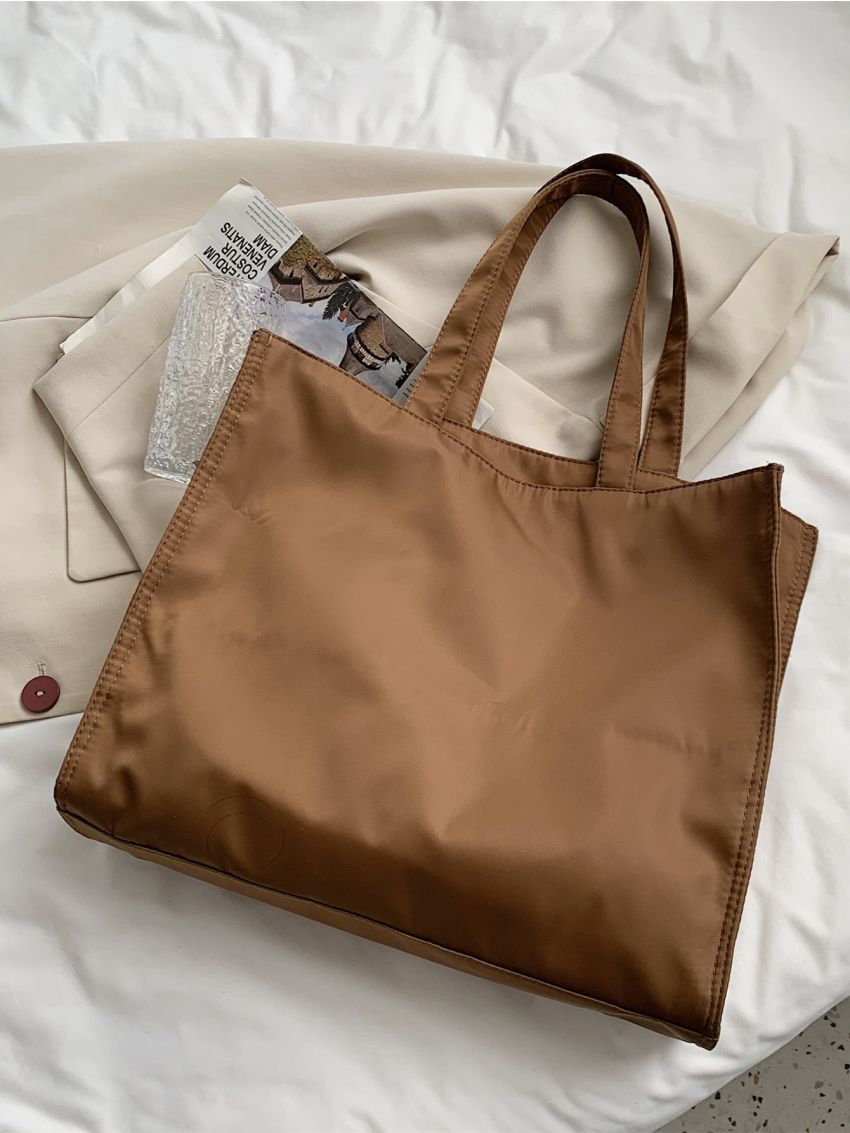 Chain Decor Shoulder Tote Bag