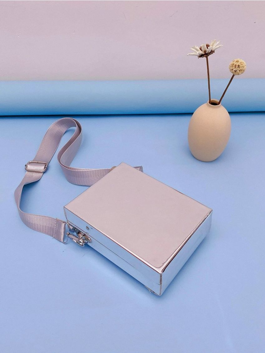 Mini Camera Design Metallic Box Bag, Fashion Letter Patch Decor Crossbody Purse With Wide Strap