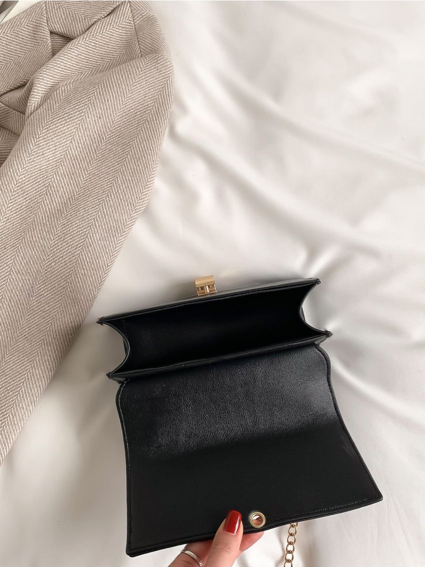 Minimalist Flap Chain Square Bag