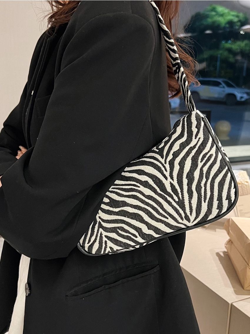 Zebra Striped Pattern Baguette Bag