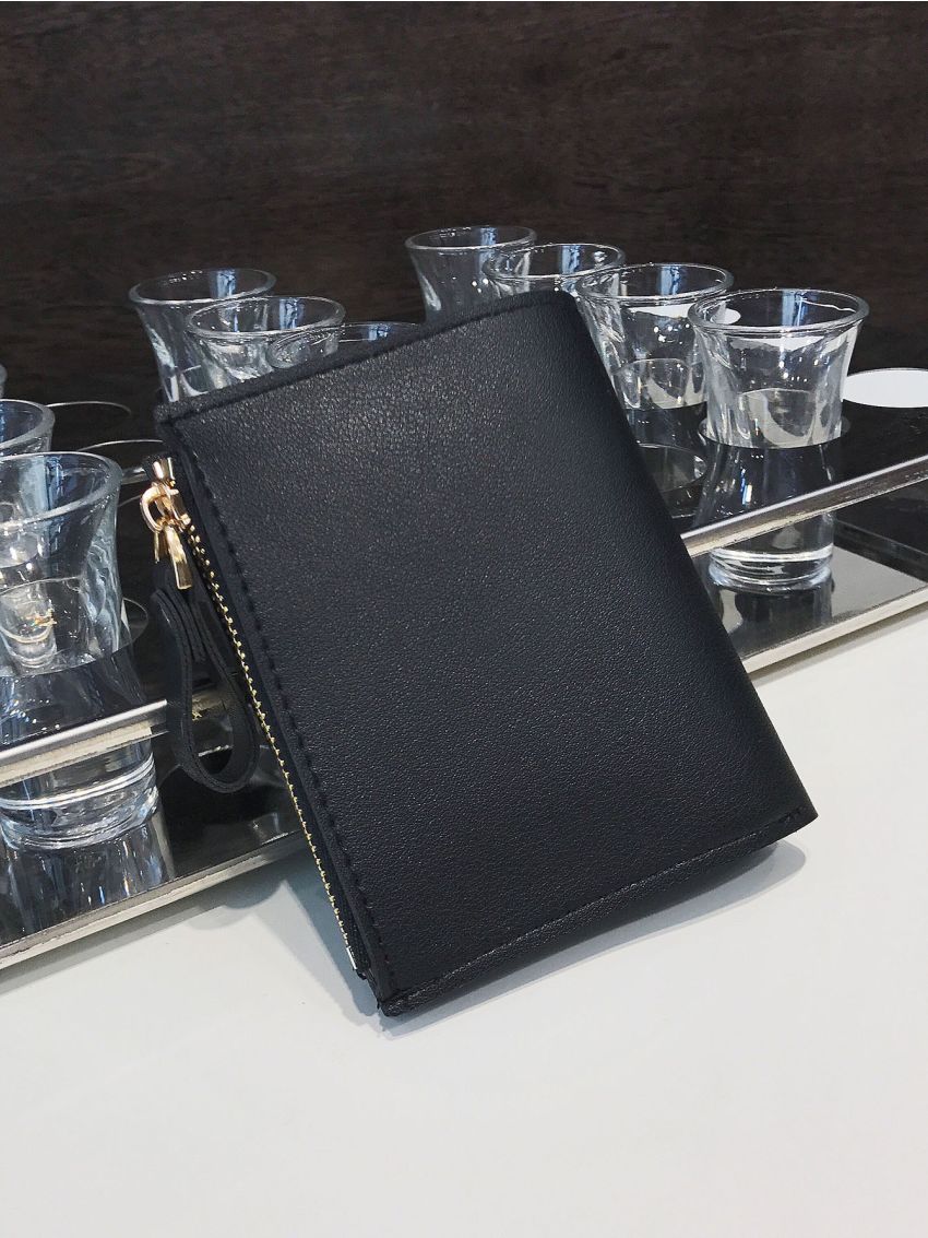 Letter Graphic Card Holder