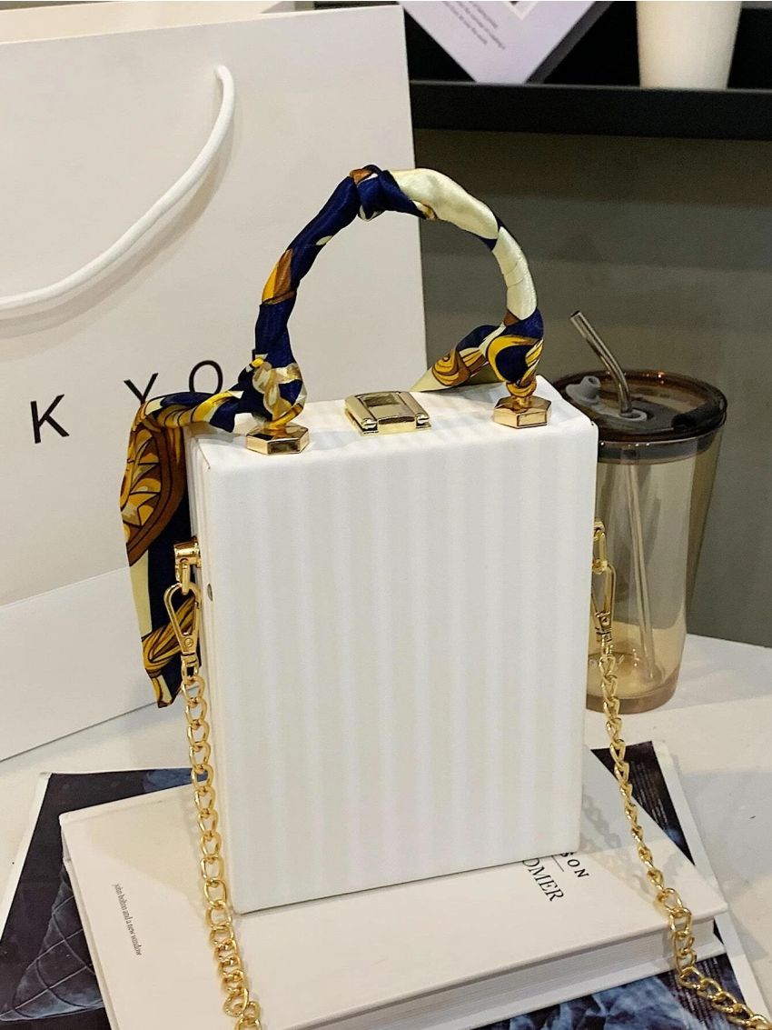 Mini Figure Graphic Chain Box Bag