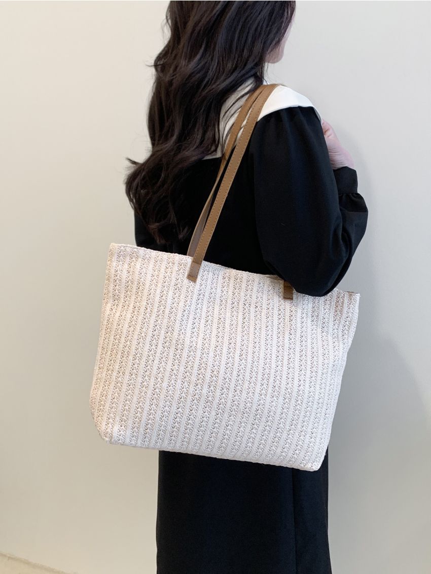 Minimalist Straw Bag