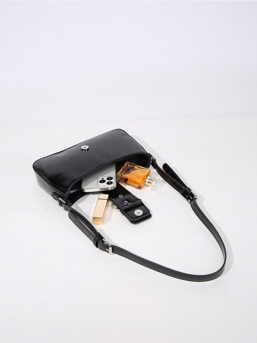 Minimalist Buckle Decor Baguette Bag