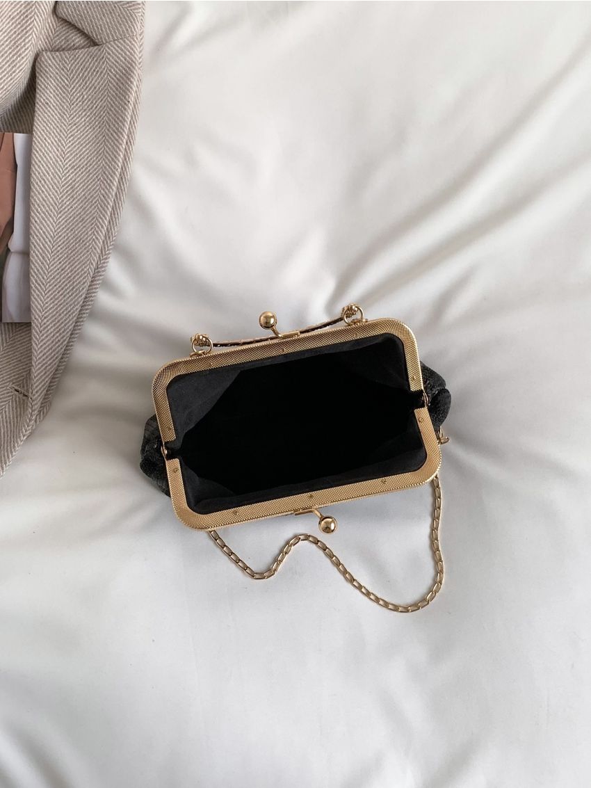 Minimalist Kiss Lock Chain Straw Bag