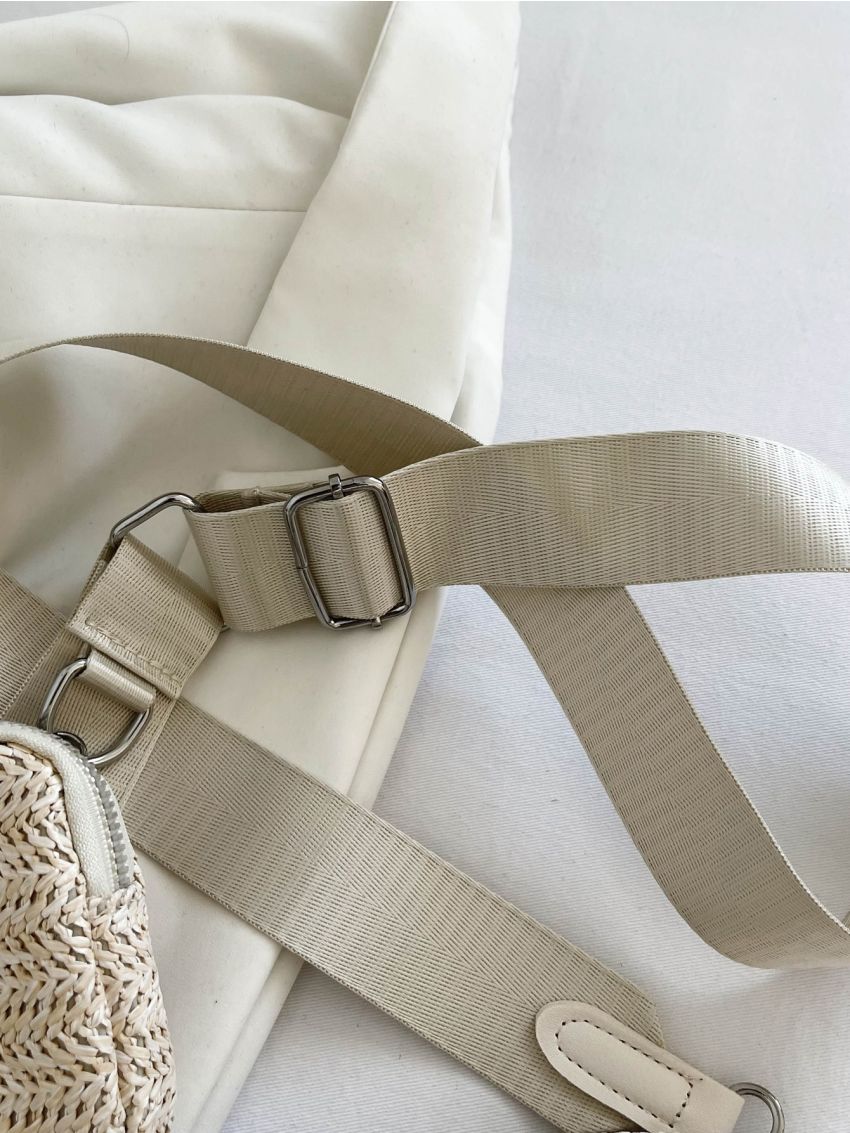 Minimalist Straw Bag With Coin Purse