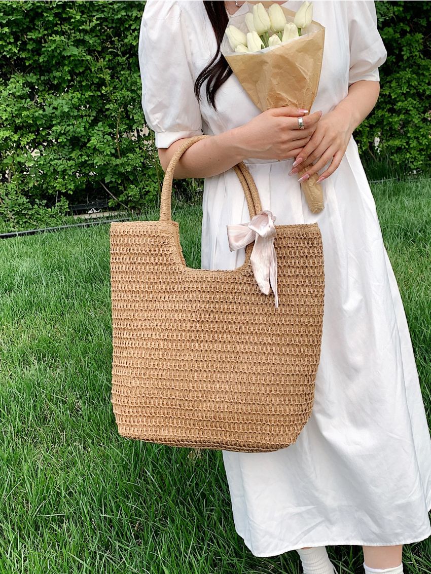 Minimalist Straw Bag