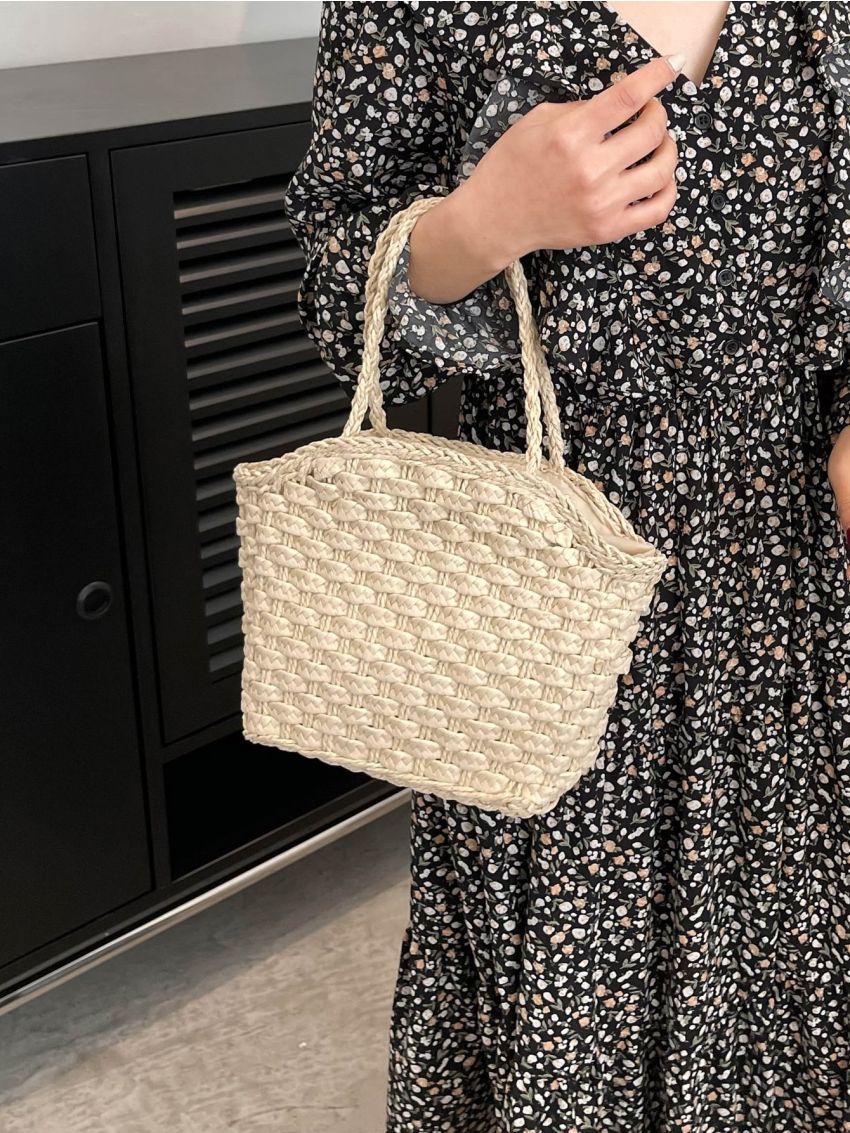 Minimalist Straw Bag