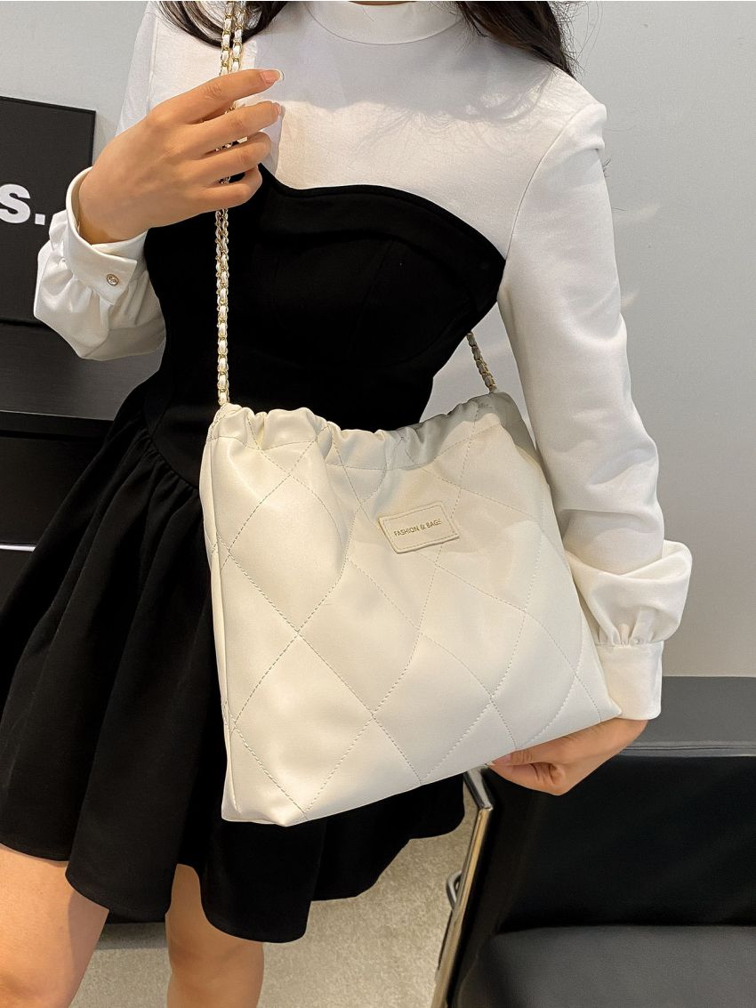 Letter Patch Decor Quilted Chain Shoulder Bag