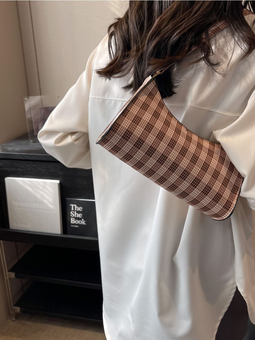 Plaid Pattern Baguette Bag