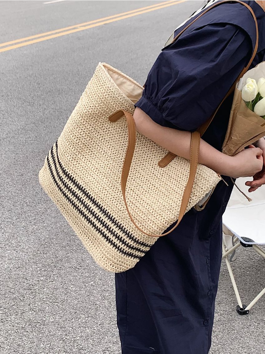 Striped Pattern Straw Bag