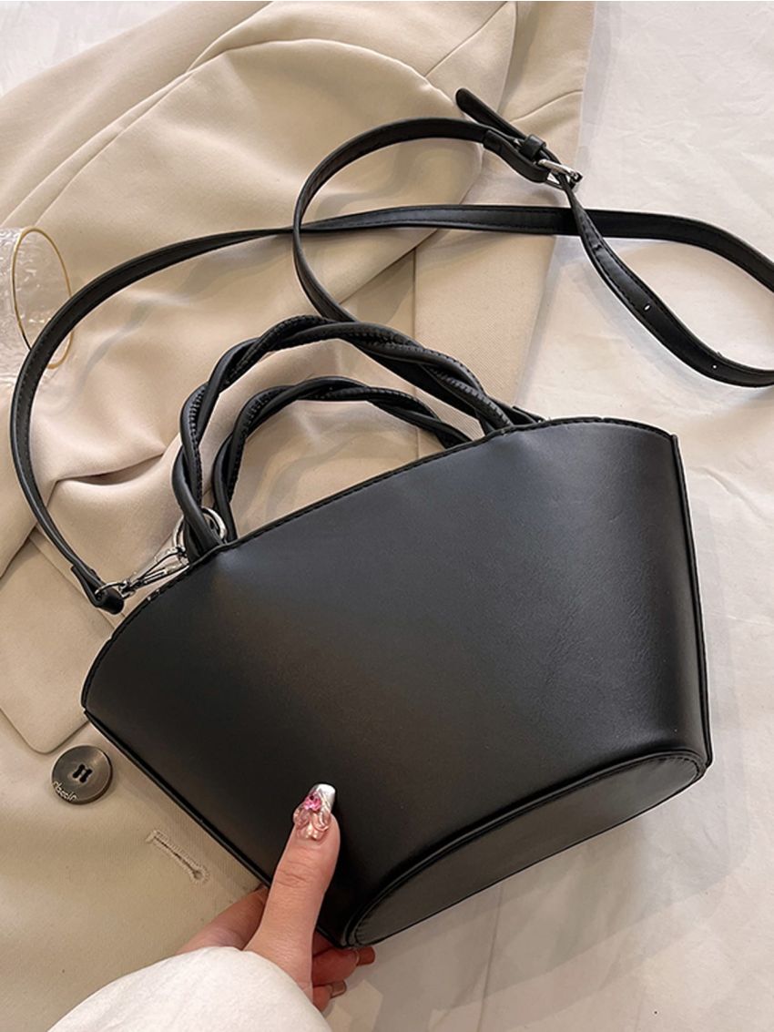 Letter Graphic Bucket Bag With Bag Charm