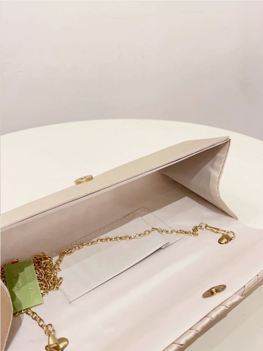 Minimalist Flap Chain Square Bag