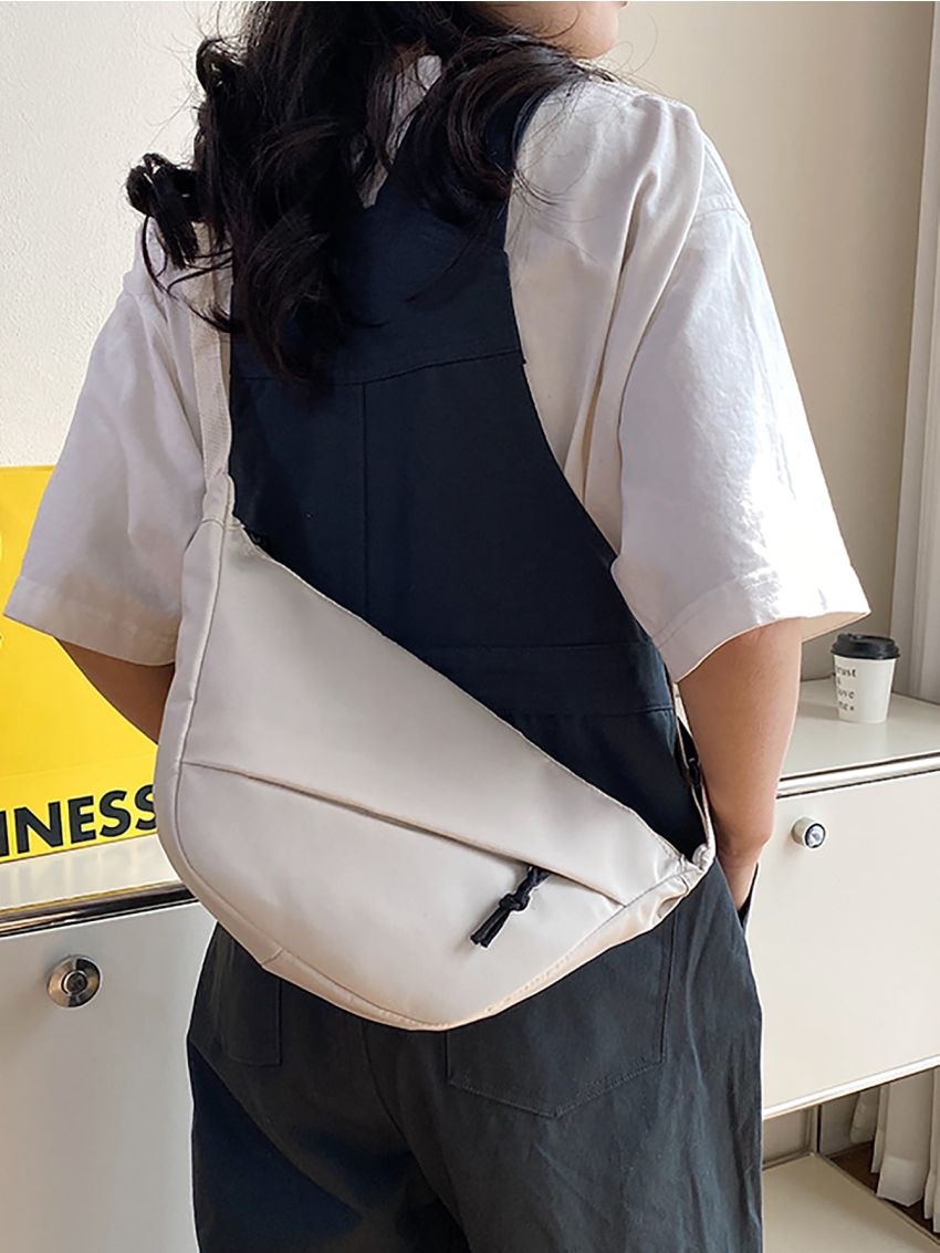 Medium Saddle Bag Zip Front Minimalist