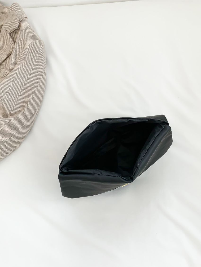 Minimalist Envelope Bag Metal Decor For Office Work