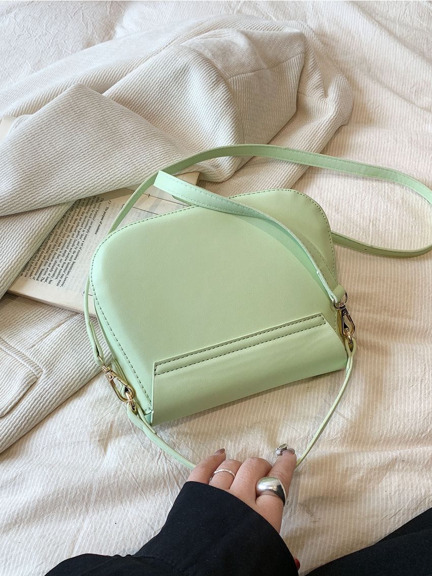 Small Flap Saddle Bag Minimalist