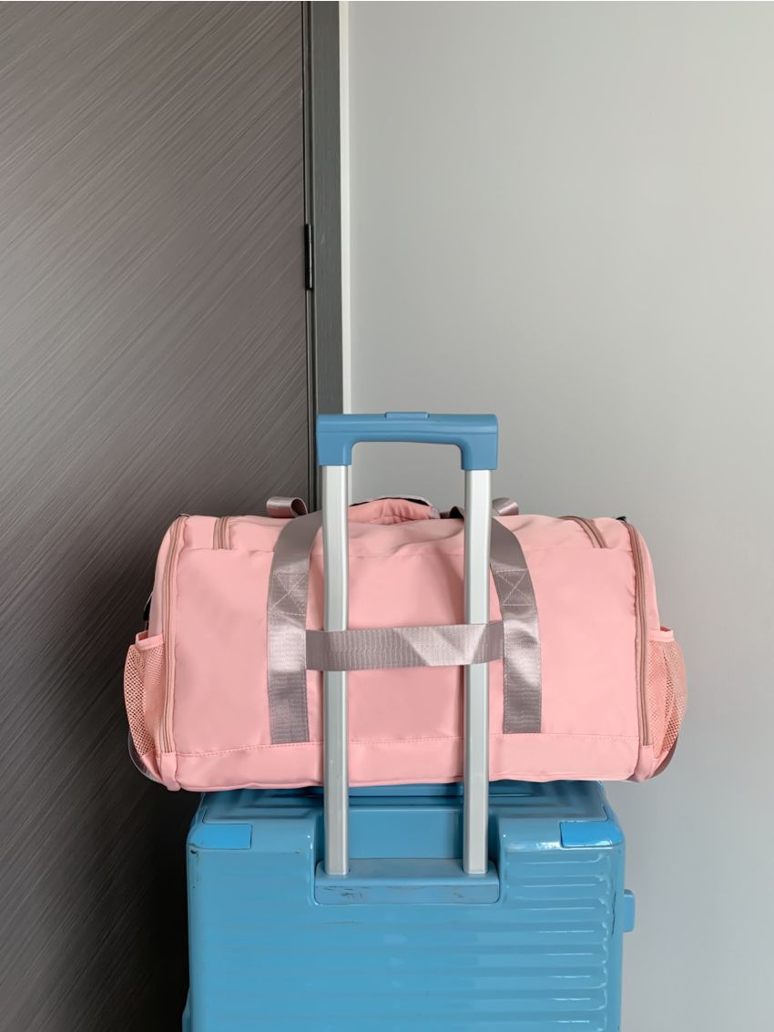 Medium Travel Bag Letter Graphic Multi-Pocket