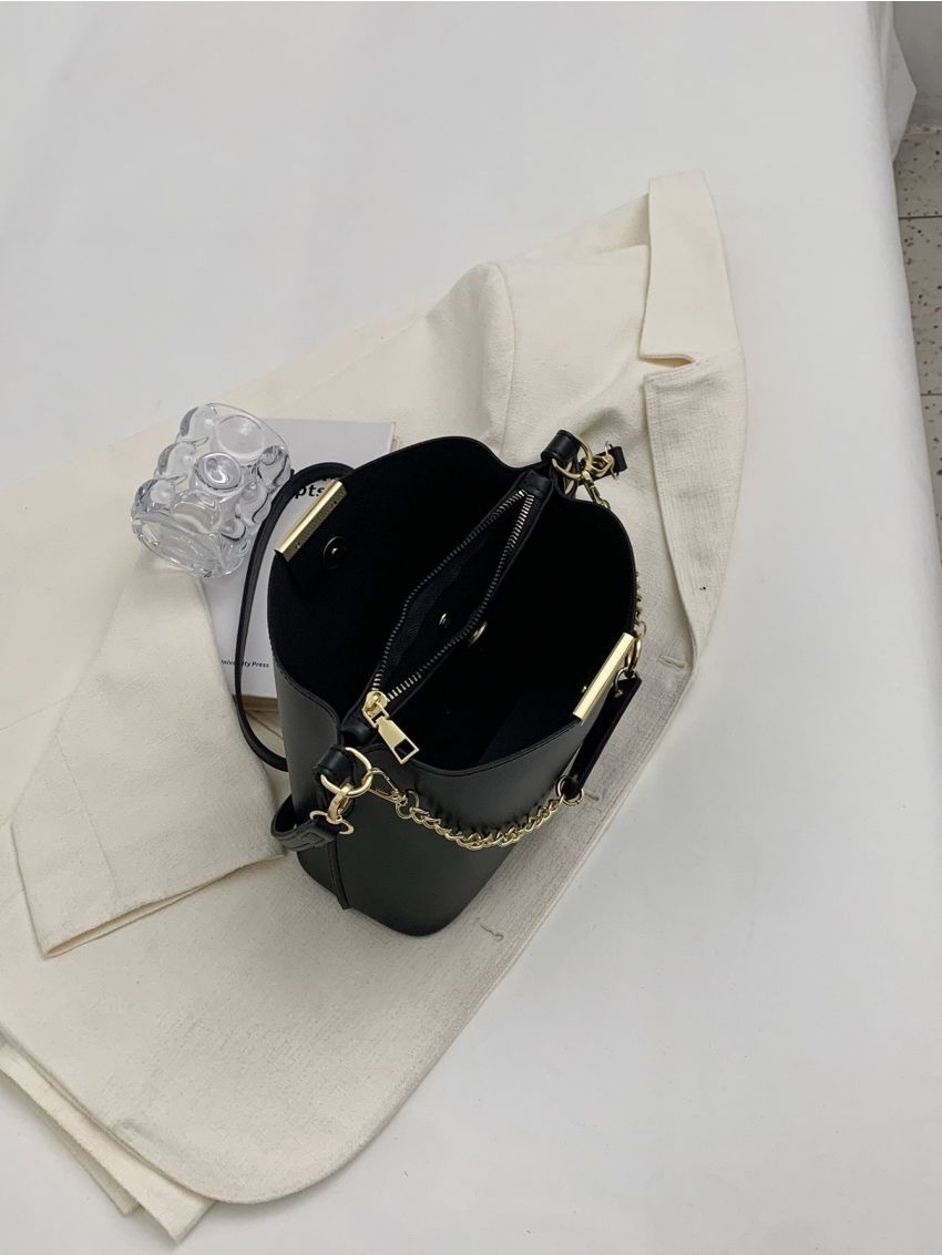 Chain Decor Bucket Bag Medium Black