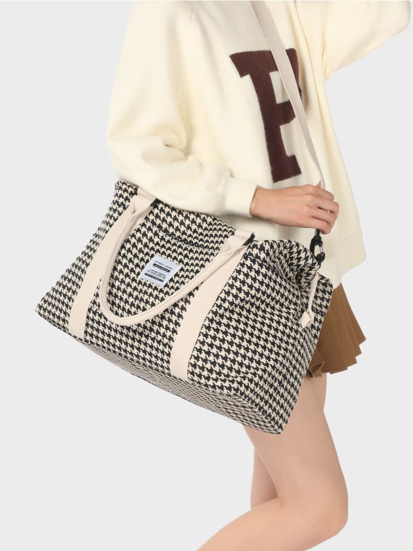 Oversized Travel Bag Houndstooth Pattern Letter Patch Decor Wet Dry Pocket