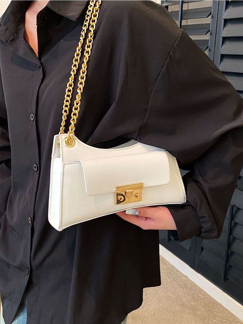 Small Baguette Bag Chain Strap Elegant Style