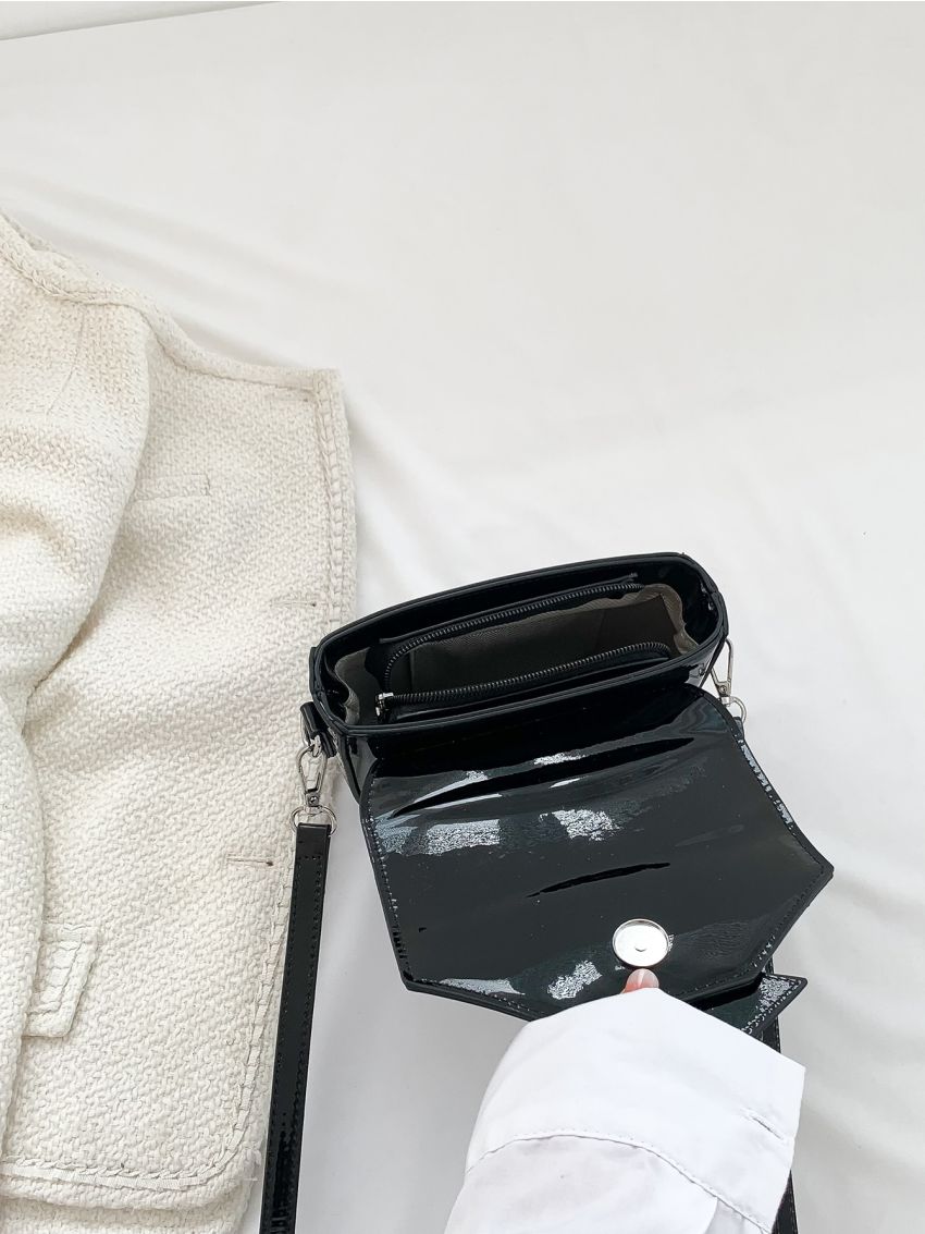 Star Graphic Saddle Bag Mini Flap Black