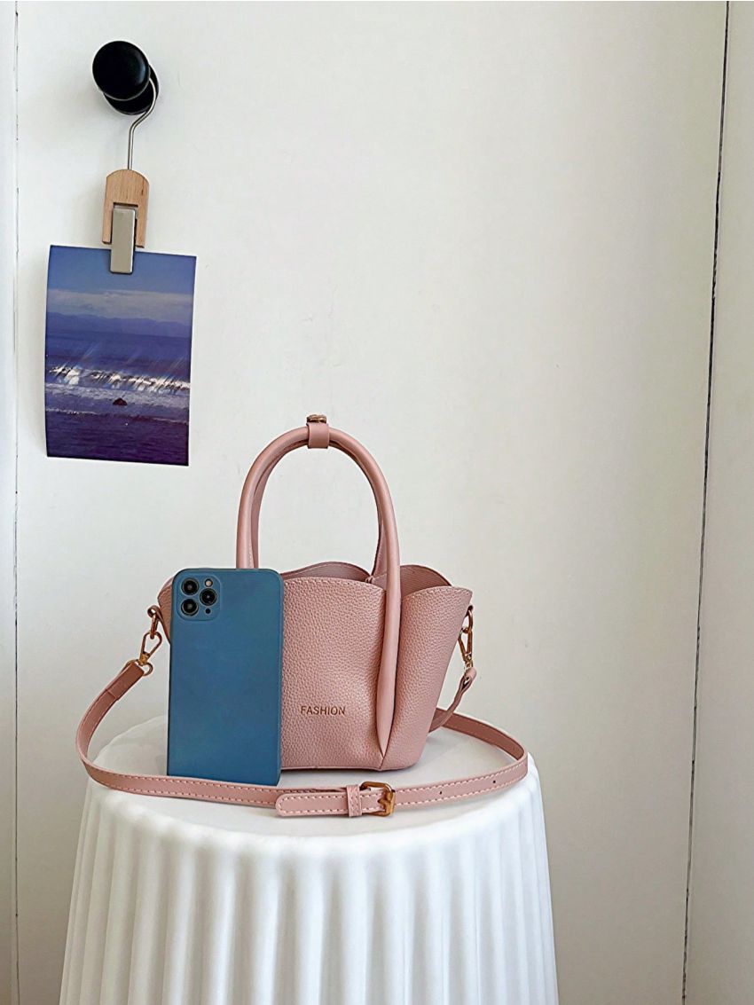 Litchi Embossed Bucket Bag With Inner Pouch Fashionable Letter Graphic Scallop Trim Double Handle PU