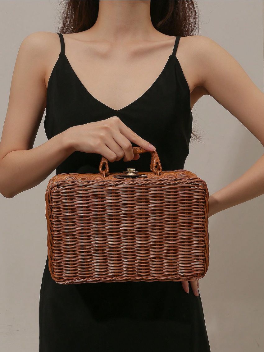 Twist Lock Straw Bag