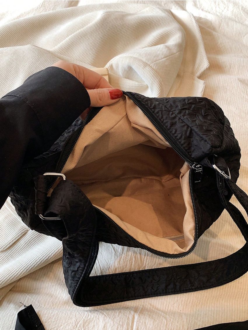 Heart Graphic Hobo Bag Medium Zipper Black