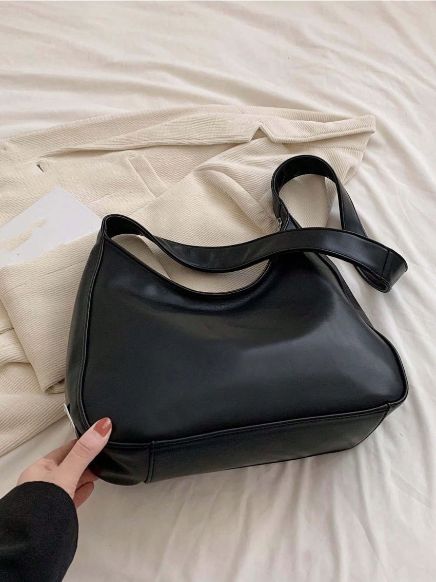 Medium Hobo Bag Minimalist Black