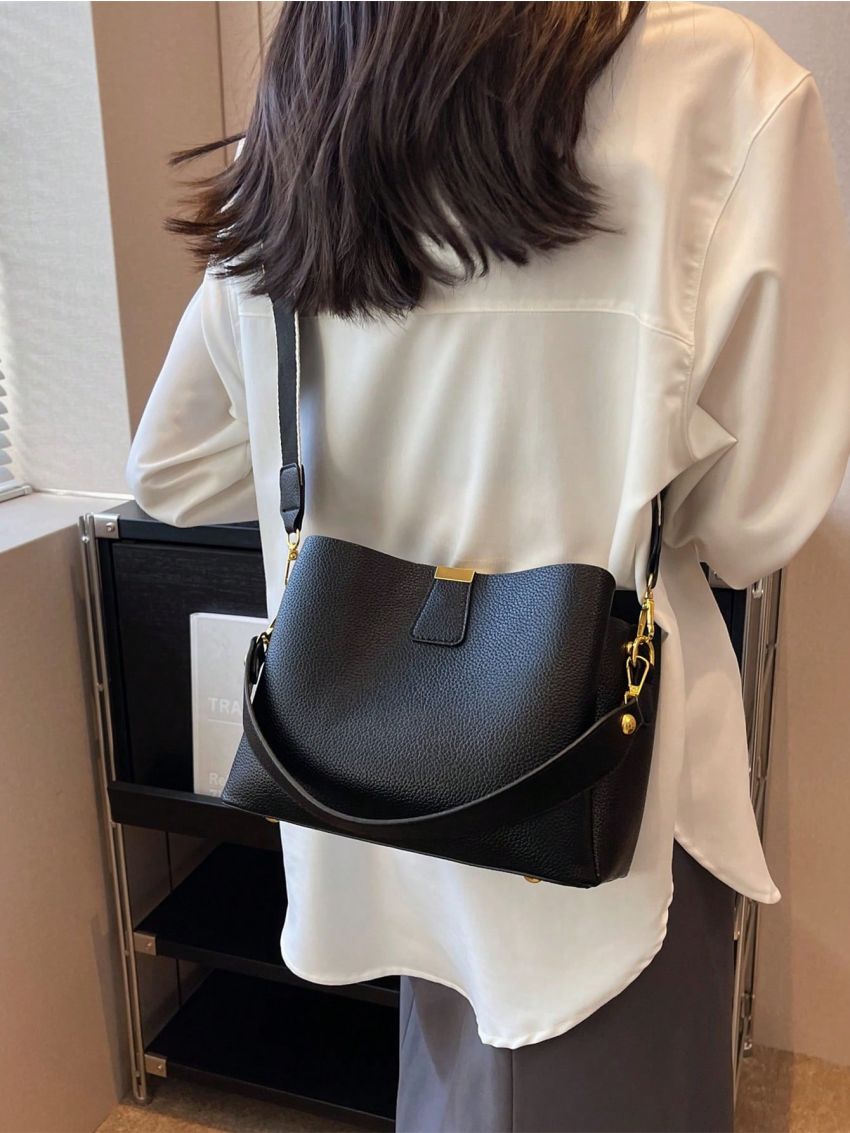 Medium Bucket Bag Litchi Embossed Black