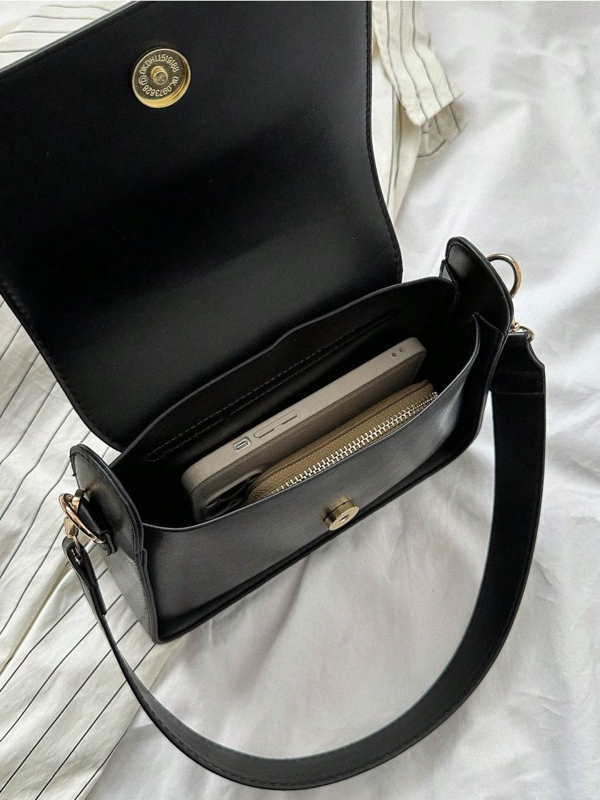 PU Square Bag Flap Magnet Black