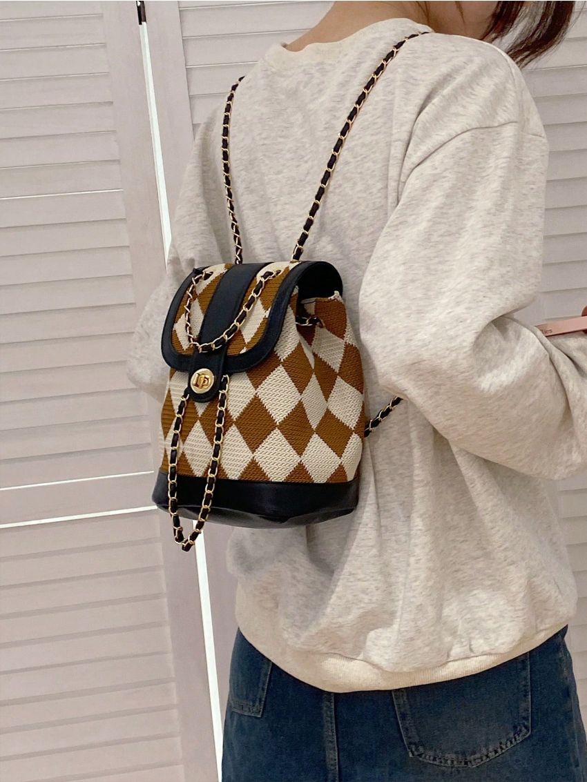 Geometric Pattern Flap Backpack Medium Twist Lock
