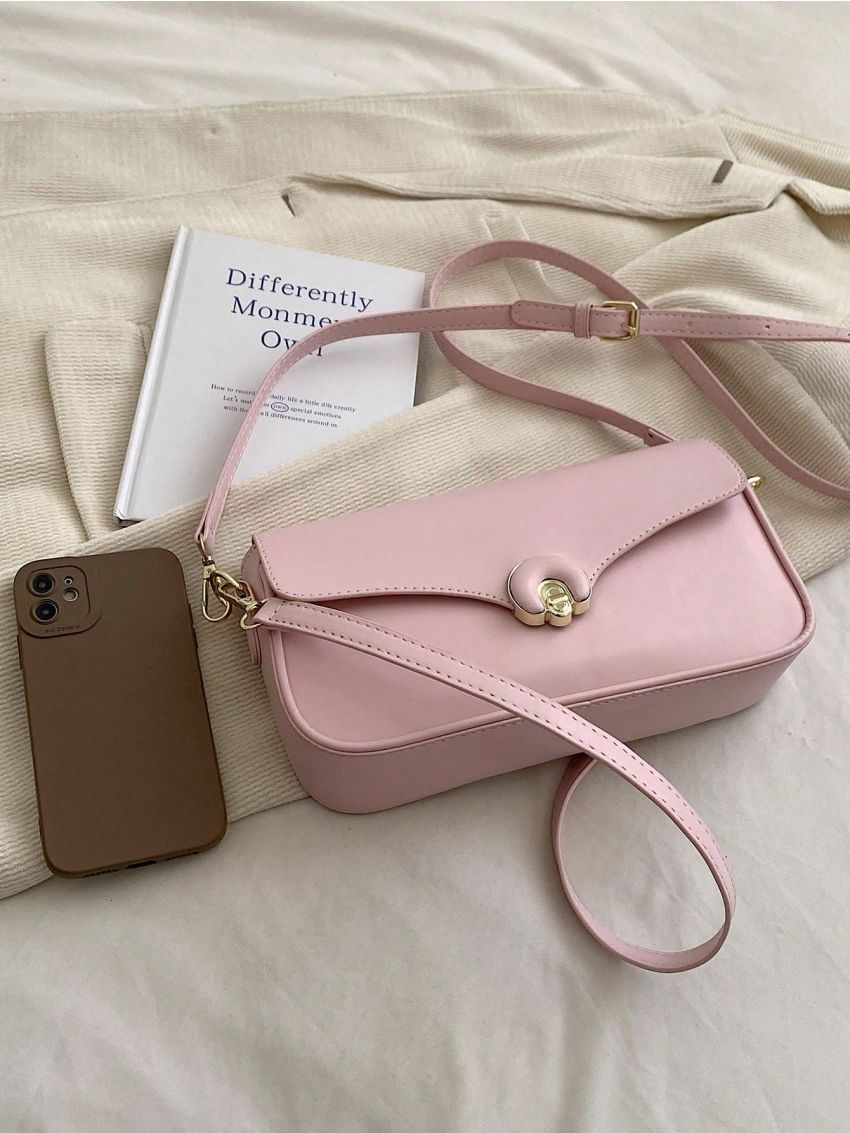 Minimalist Square Bag Flap Twist Lock Medium