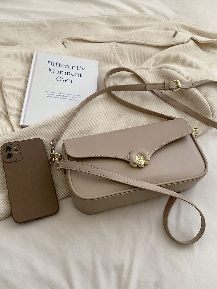 Minimalist Square Bag Flap Twist Lock Medium