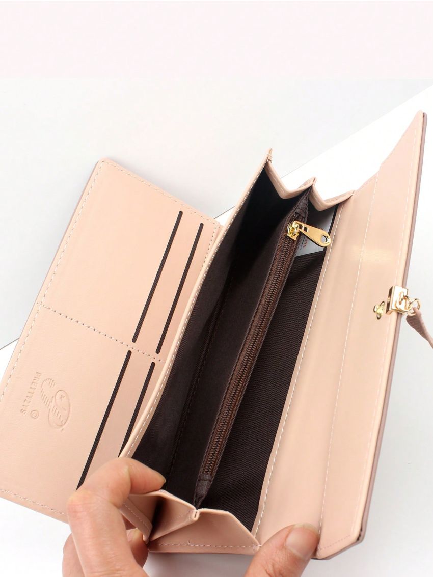 Leaf Decor Long Wallet Letter Detail