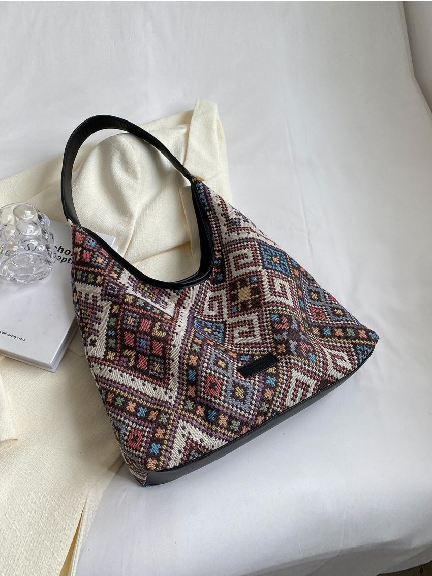 Geometric Pattern Hobo Bag Letter Patch Decor