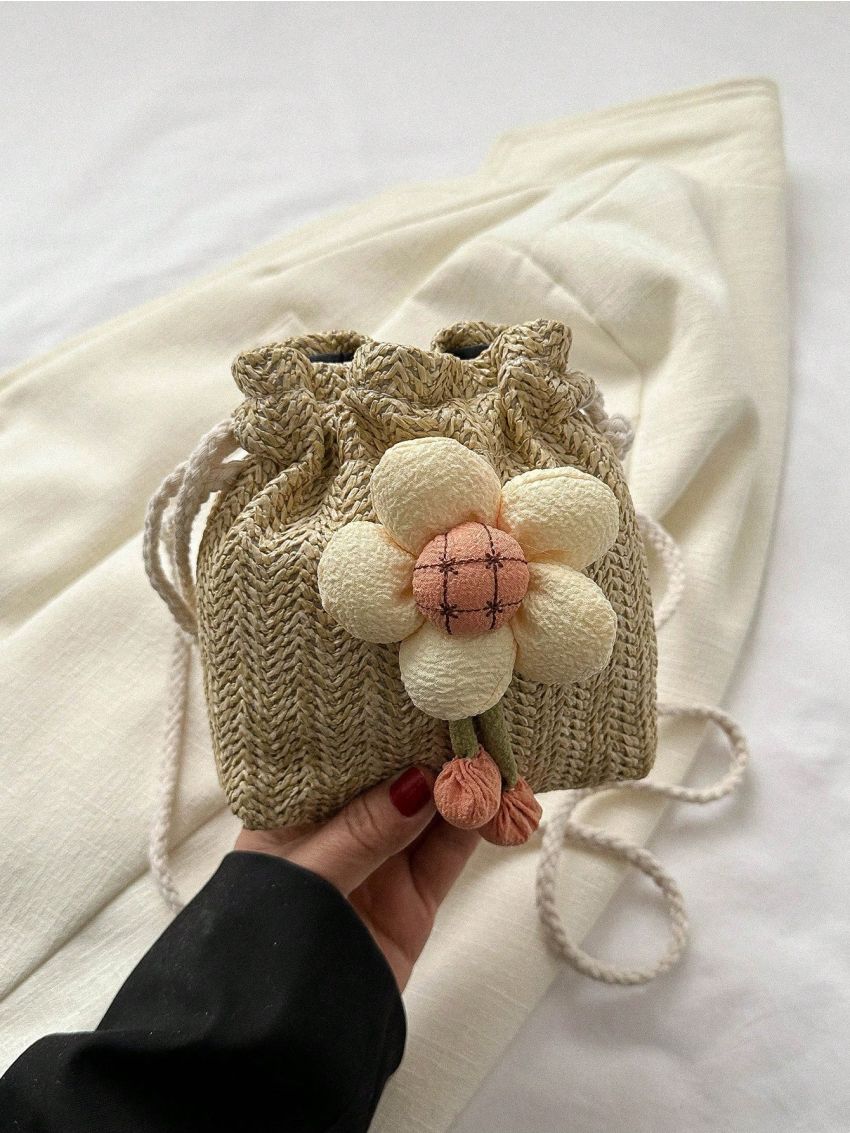 Mini Flower Decor Drawstring Design Straw Bag Fashionable For Vacation