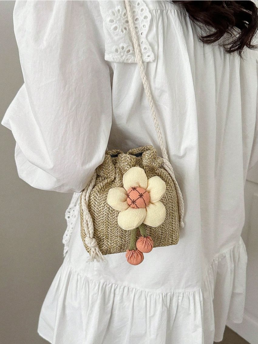 Mini Flower Decor Drawstring Design Straw Bag Fashionable For Vacation