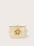 Appliques Kiss Lock Straw Bag