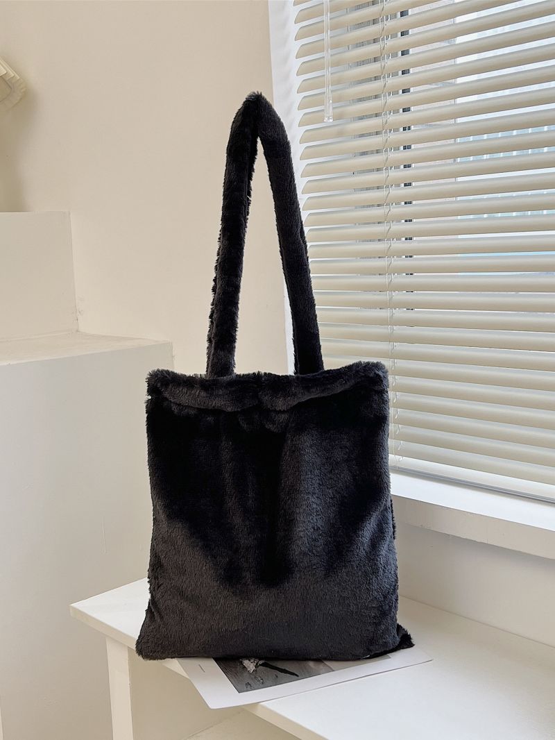 Minimalist Fluffy Shopper Bag