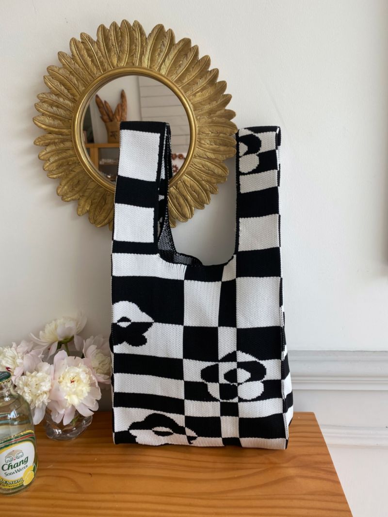 Geometric & Floral Pattern Crochet Bag