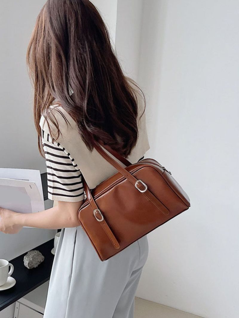 Minimalist Buckle Decor Baguette Bag