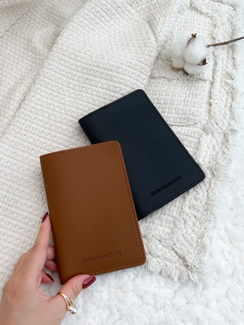 2pcs Letter Embossed Passport Cases