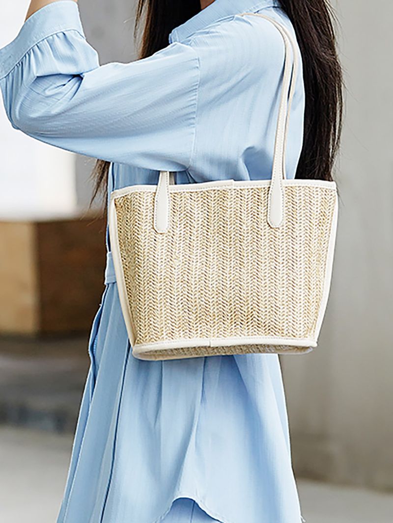 Minimalist Straw Bag With Inner Pouch