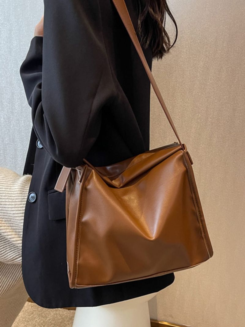 Minimalist Adjustable Strap Hobo Bag