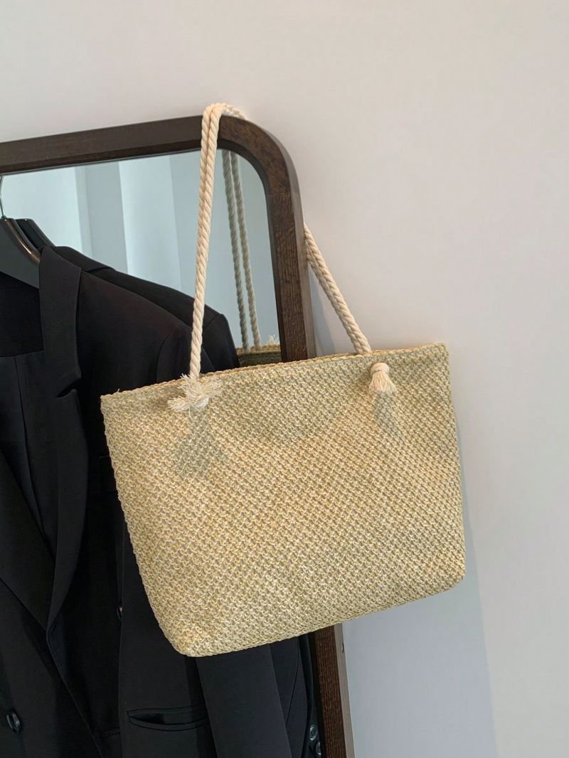 Vacation Straw Bag Twist Detail